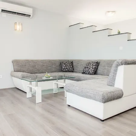 Apartment Apartment Split Split
