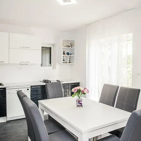 Apartment Split *