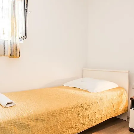 Apartment Split 公寓 *